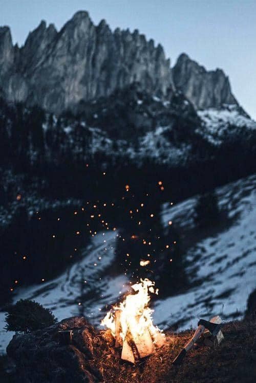 « Ne faire qu'un avec toutes choses vivantes, retourner, par un radieux oubli de soi, dans le Tout de la Nature, tel est le plus haut degré de la pensée et de la joie, la cime sacrée, le lieu du calme éternel. »
Friedrich Hölderlin

#ColloqueILIADE
#LaNatureCommeSocle
#Ecologie