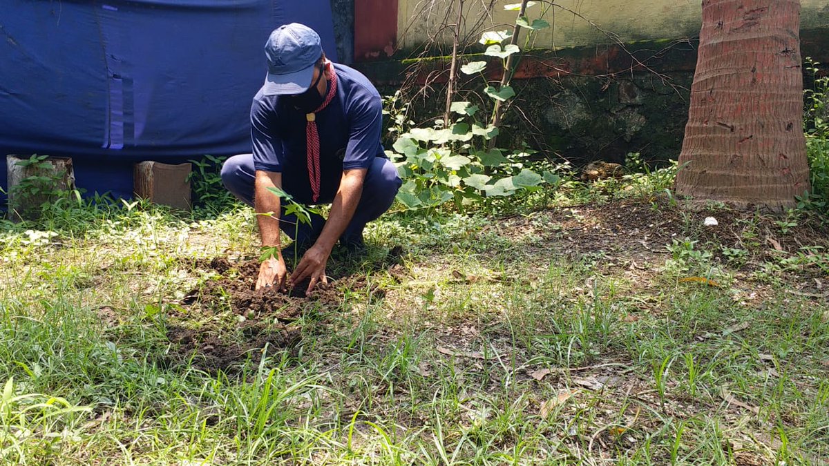 bsgnhq's tweet photo. Members of South Eastern Railway observed Vanmahotsav and planting saplings. #bsgindia   #muskaanwithbsg   #udaan #bsg @KirenRijiju @YASMinistry https://t.co/N9hXCjBcxP
