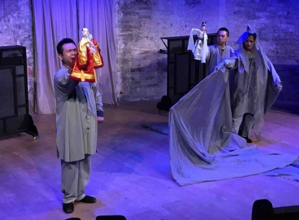 RadioTaiwan_Fra's tweet photo. Dernier épisode de la série spéciale consacrée à Taiwan au festival d’Avignon OFF (4/4) : les lieux d’accueil des troupes taiwanaises
https://t.co/th3tpJFSL9 via @RadioTaiwan_Fra @TricotC https://t.co/sRGuI9Bfzi