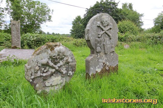 lorraineelizab6's tweet photo. 28 July: St Colmán/Comgall of Gabal Liúin on Upper Lough Erne; #Galloon, Co #Fermanagh (@PeritiaEditors). Founded by St Tiernan/Tighernach/Manchen in 550 (founded another in Clones). There are 2 shafts of High Crosses in the graveyard; once said to be 4. https://t.co/T70Psn0ezg https://t.co/U729ptXqWt