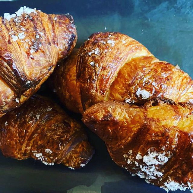 creationwines's tweet photo. There’s nothing better than a freshly baked croissant 🥐 & perfectly brewed cuppa in the morning! Pop in after a cycle/run for treats from our Chefs! #lovecreationwines #creationnation #croissant #cocoontocreation #creationmetamorphosis #breakfast #visithemelenaarde #supportlocal https://t.co/a66hSp0Gy7