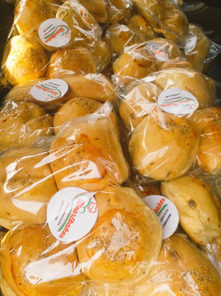 heartbakes's tweet photo. #PerfectPair our breadrolls will go perfectly with any beverage or drink of your choice anytime of the day!😍 https://t.co/jFlHMUNyry