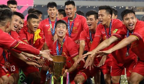 Sambil nunggu kami ishoma..