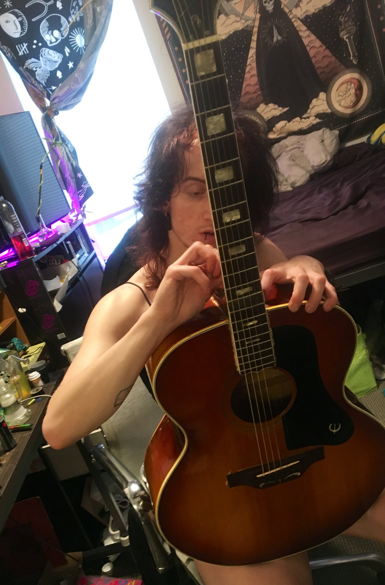 4 pic. Riddle: What is thin and also thick, smooth and yet curvy, delicate but not fragile, painstakingly crafted while perfectly unique, universally loved & admired, and makes beautiful music when you finger it right?😚🎸🎶💋👯❣️ https://t.co/mjMMqS1LOH