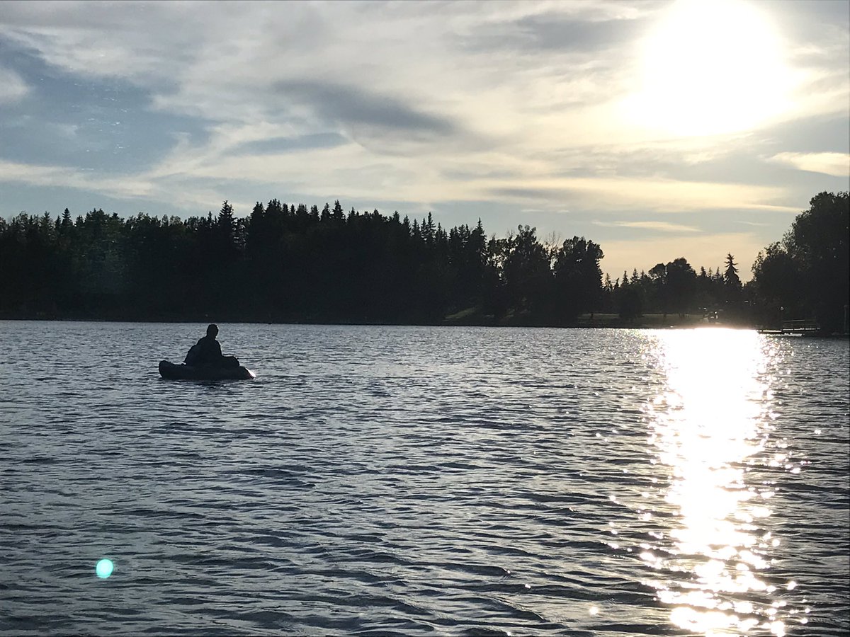IWanttoFish's tweet photo. Casting into the setting sun. #fishing #flyfishing #yyc #Calgary #lakecommunity https://t.co/bhnw5RXMc4