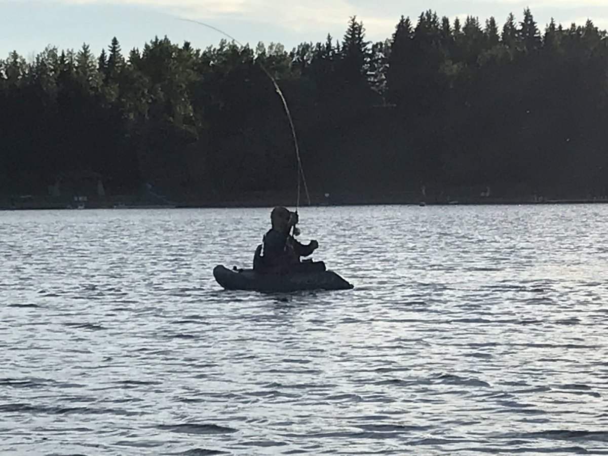 IWanttoFish's tweet photo. Casting into the setting sun. #fishing #flyfishing #yyc #Calgary #lakecommunity https://t.co/bhnw5RXMc4