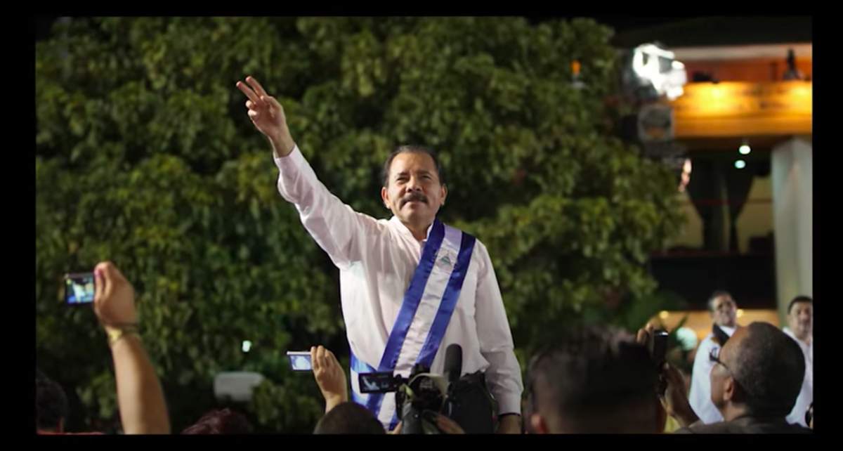 Este mae sabe cómo construir muy bien su narrativa."El gobierno de Daniel Ortega, el presidente sandinista de Nicaragua" -apela a la izquierda rancia internac. "anunció modernas reformas a la seguridad social que entre otras cosas aumentaba los impuestos a los trabajadores"