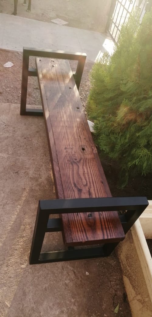 taniaalcantar's tweet photo. Mi papá está iniciando este negocio de fabricar muebles, tiene esta banca en $1,000 ! https://t.co/XvqekSSXlp