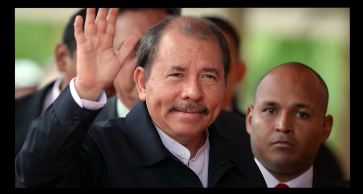 Este mae sabe cómo construir muy bien su narrativa."El gobierno de Daniel Ortega, el presidente sandinista de Nicaragua" -apela a la izquierda rancia internac. "anunció modernas reformas a la seguridad social que entre otras cosas aumentaba los impuestos a los trabajadores"