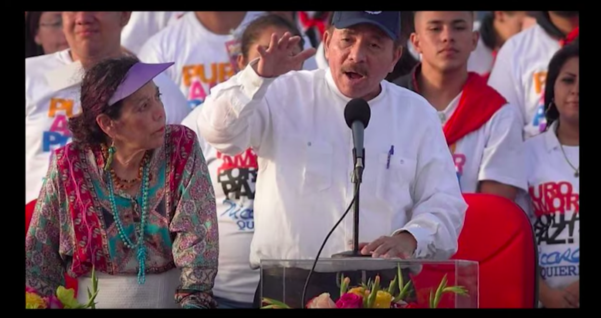 Este mae sabe cómo construir muy bien su narrativa."El gobierno de Daniel Ortega, el presidente sandinista de Nicaragua" -apela a la izquierda rancia internac. "anunció modernas reformas a la seguridad social que entre otras cosas aumentaba los impuestos a los trabajadores"