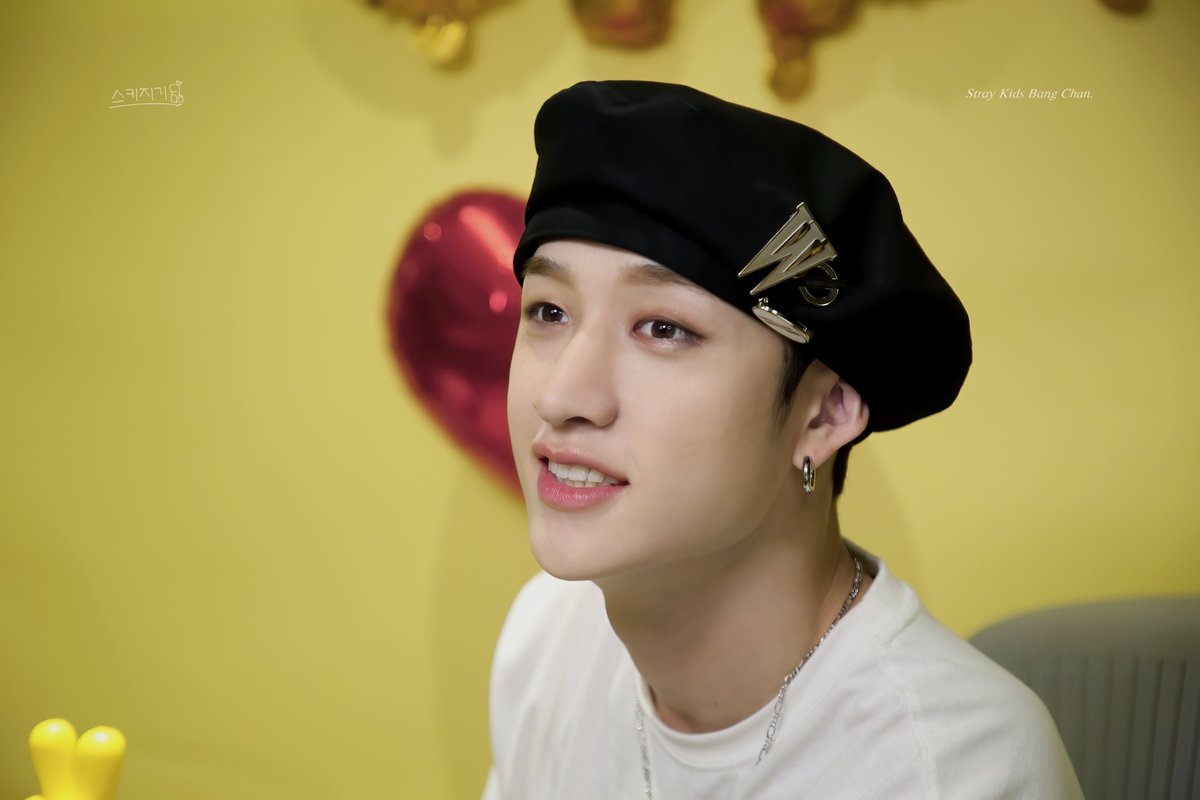 Stray_Kids's tweet photo. [스키지기]
HQ 200720 #방찬 #BangChan
<GO生> VIDEO CALL EVENT

#StrayKids #스트레이키즈
#GO生 #GOLIVE
#神메뉴 #GodsMenu
#Easy
#YouMakeStrayKidsStay https://t.co/yHZv9loxmg