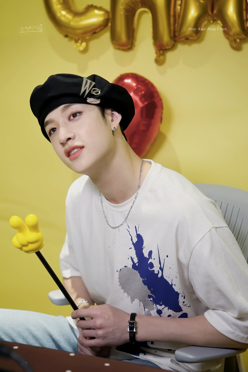 Stray_Kids's tweet photo. [스키지기]
HQ 200720 #방찬 #BangChan
<GO生> VIDEO CALL EVENT

#StrayKids #스트레이키즈
#GO生 #GOLIVE
#神메뉴 #GodsMenu
#Easy
#YouMakeStrayKidsStay https://t.co/yHZv9loxmg