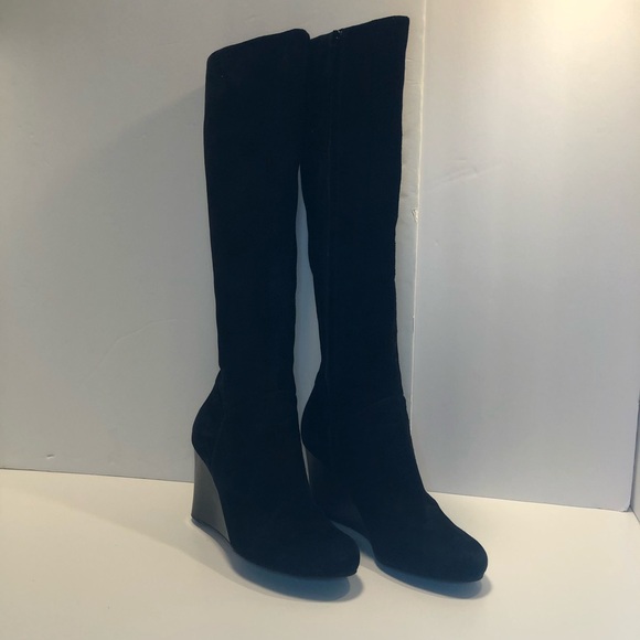 GalvezDinoraVA's tweet photo. So good I had to share! Check out all the items I'm loving on @Poshmarkapp from @mommadeuce17 #poshmark #fashion #style #shopmycloset #colehaan #michaelkors #gypsy05: https://t.co/q0sEbMMKGJ https://t.co/C2FBFPuUfV