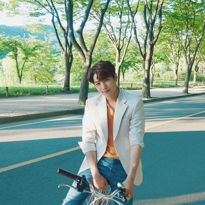 Myungsoo being a boyfriend material a very necessary thread ; #KimMyungSoo  #김명수  #MyungSoo  #명수  #L  #옐  #INFINITE  #인피니트  @INFINITELKIM