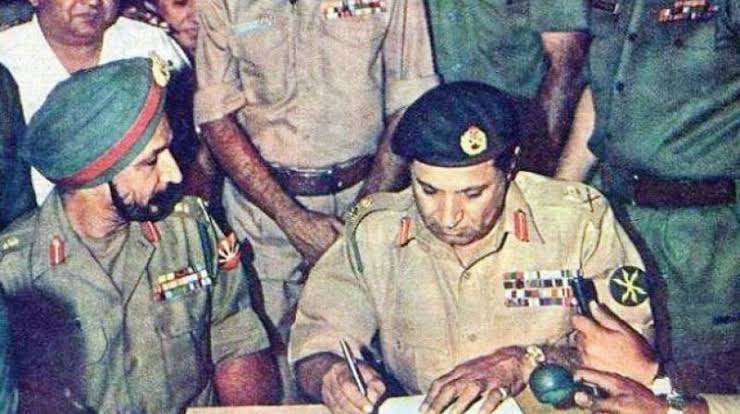 KnowledgeExcha4's tweet image. #PakStudy 
Q. When East Pakistan separated from West Pakistan

A. 26th December 1971
B. 22nd December 1971
C. 19th December 1971
D. 16th December 1971