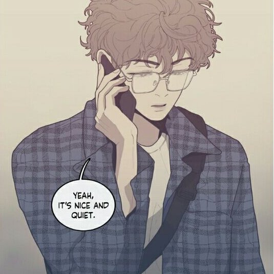 AM I THE ONLY ONE WHO SEES HIM HOT WHEN HE& #39;S TALKING ON THE PHONE ????