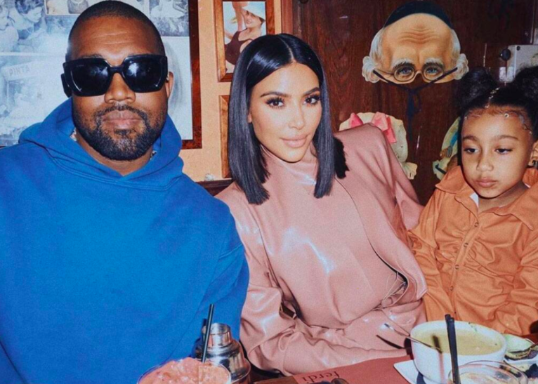 Kim llamó a sus abogados, a su madre y a sus amigos más cercanos para consultarles que hacer para callar a Kanye West y tenerlo bajo control, entonces...