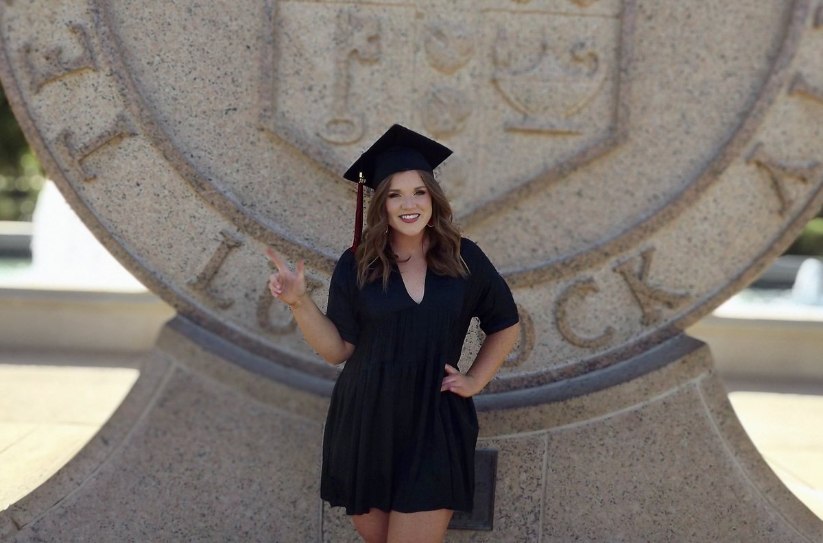 The first pic is just screaming “hey girly!!” vibes #ttu20 🎓