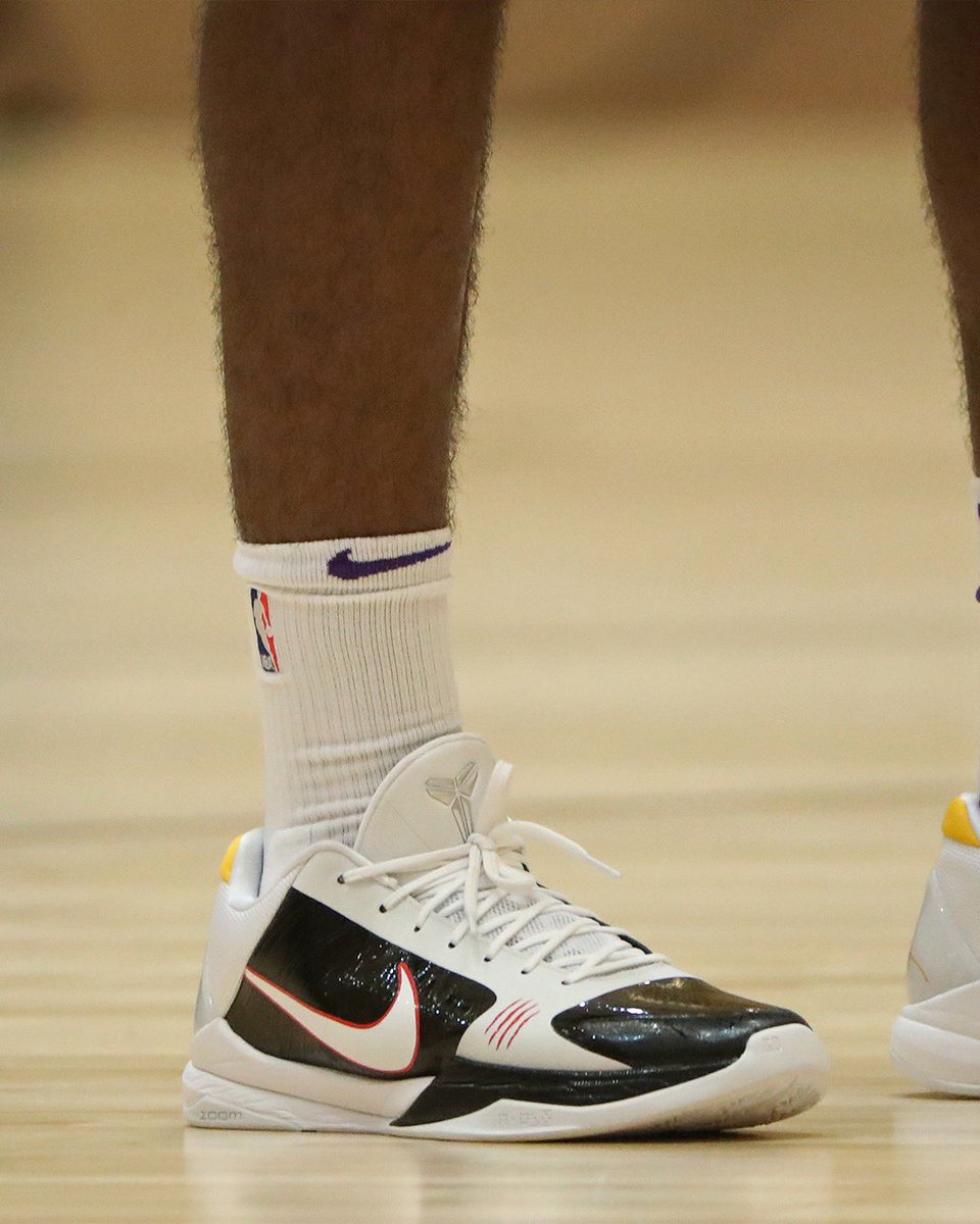kobe v bruce lee on feet