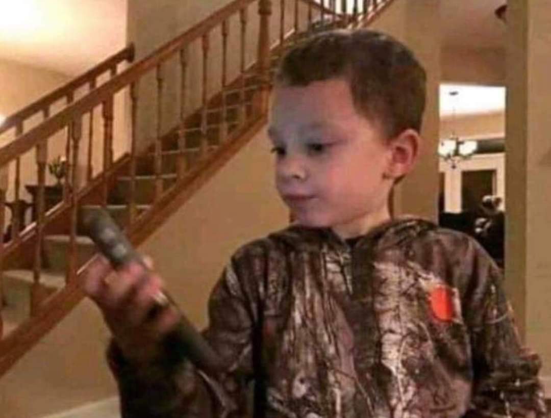 gppr__'s tweet photo. Yo esperando que terminen los hilos de lo que pasa con Kanye https://t.co/XJezlRJJuQ