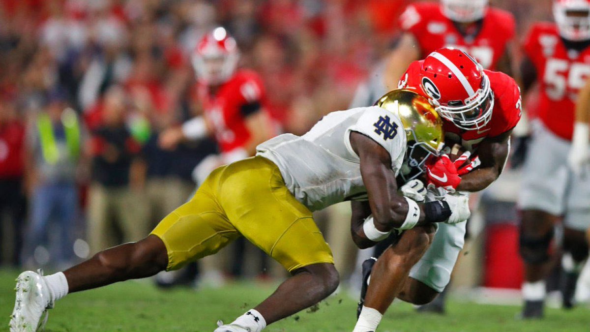 rodZilla03's tweet photo. Blessed to receive another scholarship opportunity from @NDFootball 
Thank you 🙏🏾 @Coach_Lea @OscarSmithFB @RivalsFriedman @HamiltonESPN @BrianDohn247 @DemetricDWarren #goirish 🍀#smithset 🐅 #coltboyz 🐎 https://t.co/bvJuUAbYhT