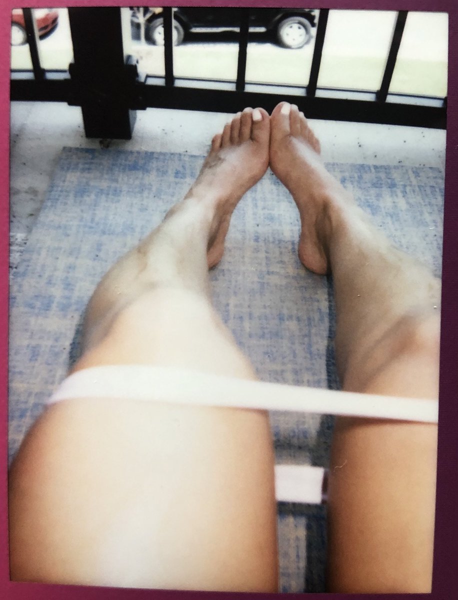 FoxyRoxyfeet's tweet photo. Had a sweaty little workout this afternoon. #feet #Feetfettish #feetpicforsale #feetlovers #feetbeautiful #footworship #footpics #footpicturesforsale #dmforrequests https://t.co/gGaUXbC6GV