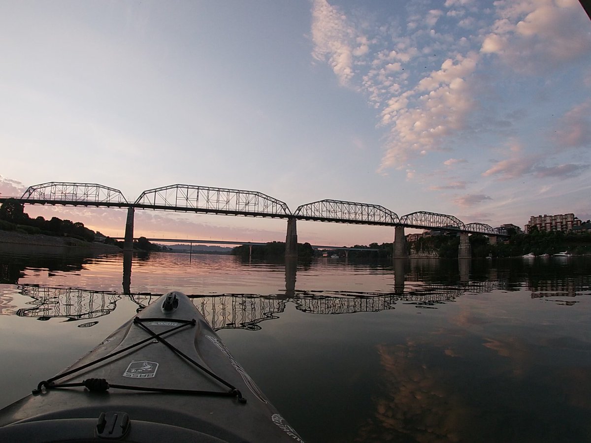 BaldGuyFishing's tweet photo. An early morning view of Chattanooga from a kayak. #BaldGuyFishing #Chattanooga #Nooga #NoogaFishing #TennesseeRiver #Tennessee #FishTennessee #TNfishing #kayak #paddle #kayakfishing #earlymorningviews #fishingbenefits #WalnutStreetBridge #river #riverpaddler #yakfishing #fishing https://t.co/ulUpQxaFc4