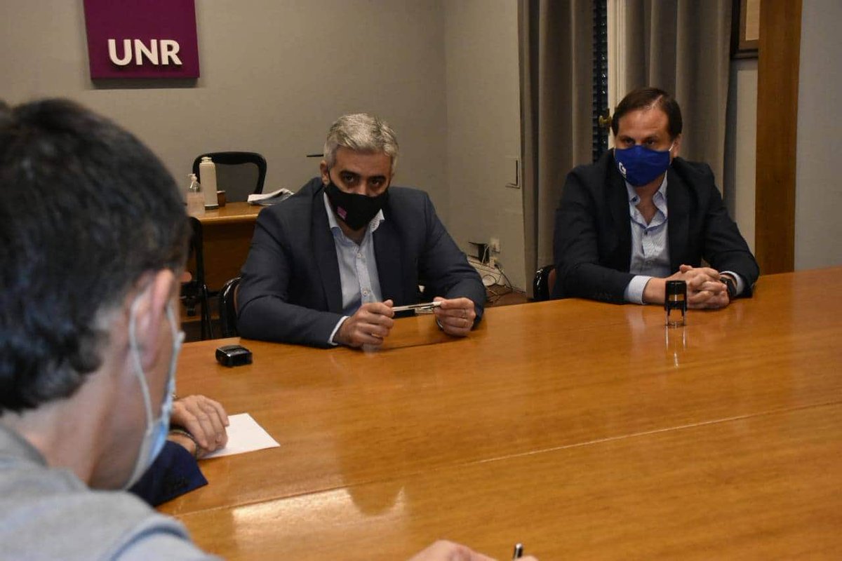 estferri's tweet photo. ✔️Hoy, junto a @gestionaleramos y nuestro equipo técnico, firmamos en la UNR junto a su rector, @fbartolacci, dos convenios. #GeneralLagos #ValoresQueUnen https://t.co/tmAdGpf8D0