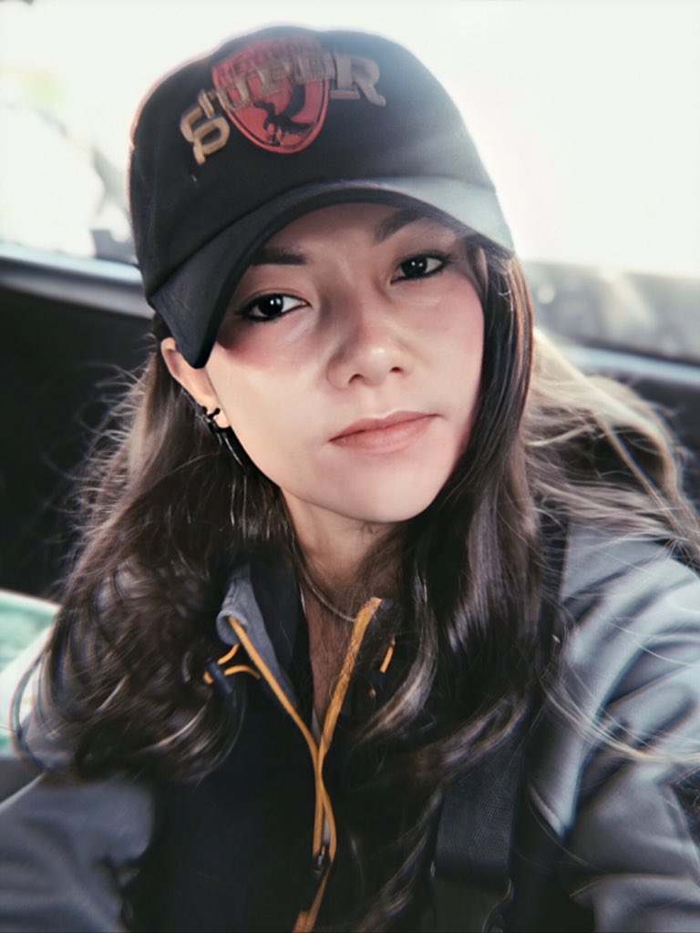 .  เราไม่จำเป็นต้องไปแข่งขันกับใคร
      เ พ ร า ะ เ ร า ไ ม่ ใ ช่ ไ ก่ 🐓
———————————————-