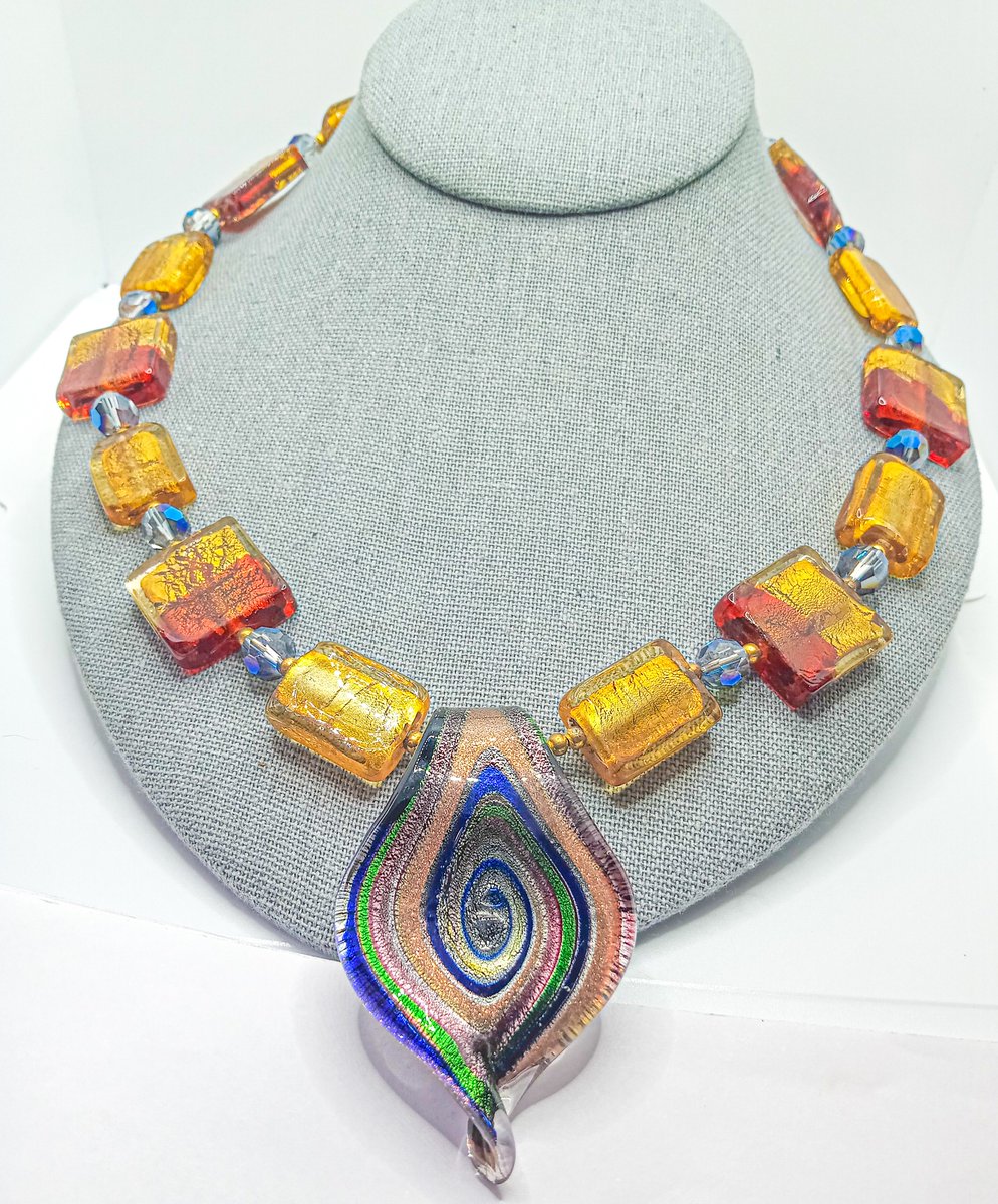JacobsonJewelry's tweet photo. We LOVE this necklace! What do you think?
#handmadejewelry #vibrantjewelry #sovibrant #gorgeous #uniquejewelry #jacobsonjewelry https://t.co/1C3pAg3fy2
