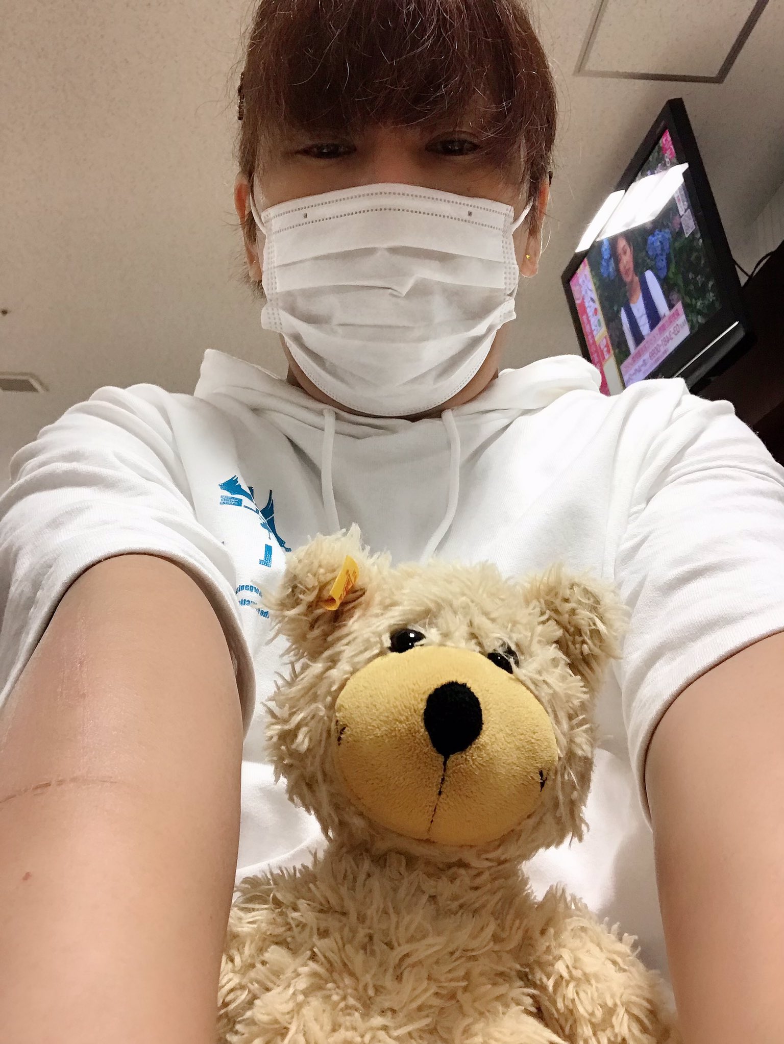 柚希 自分らしく生きる性同一性障害フォークシンガー おはようございます ᵕᴗᵕ 今日はまた曇り空 ゆずは今病院です 朝イチで心療内科受診して 終わったら別のクリニックで ホルモン注射 どちらも午前中の受付なので お注射間に合うか 柚希 自分らしく生きる性同一性障害フォークシンガー おはようございます ᵕᴗᵕ 今日はまた曇り空 ゆずは今病院です 朝イチで心療内科受診して 終わったら別のクリニックで ホルモン注射 どちらも午前中の受付なので お注射間に合うか