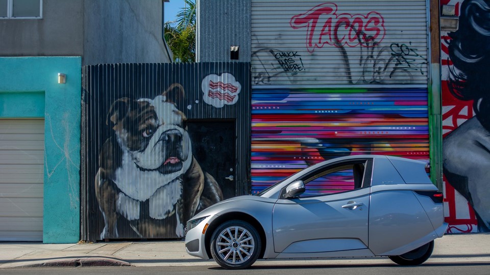 SOLO_Automotive's tweet image. Drive from city to city with ease and become inspired by the street art.
Find solitude driving SOLO.
Learn more: ow.ly/emOZ30qW04e
#GoSOLO #ElectraMeccanica #fundrive #evlife  #nogas #noemissions #electricvehicles #3wheeler #electriccars $SOLO