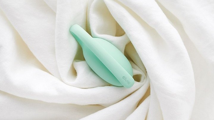 theBloomi's tweet image. Did you know that having a strong pelvic floor can actually help you have stronger orgasms? Elvie is an award-winning kegel trainer that helps you tone your pelvic floor in as little as a few weeks, 5 minutes a day! Get your trainer here👉 bit.ly/3fHHnwt✨#BloomiApproved