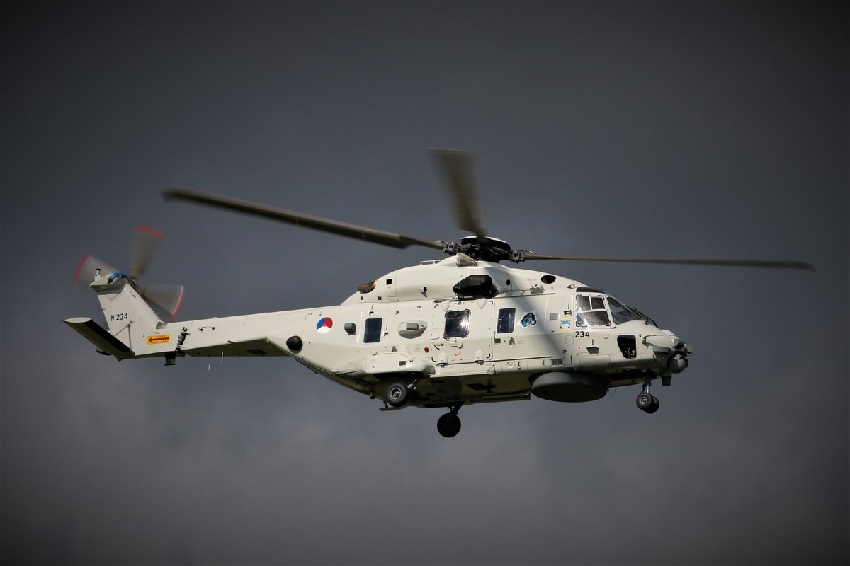 Terrible loss of life as pilot and tacco perish as #NH90 of Royal Netherlands AF Helicopter Command @dhcluchtmacht crashes into rough waters near Aruba, Sun 20th. July. Crew of Patrol Vessel 'Groningen' stay strong! We are with you @kon_marine @Kon_Luchtmacht  @CDTOPVWit