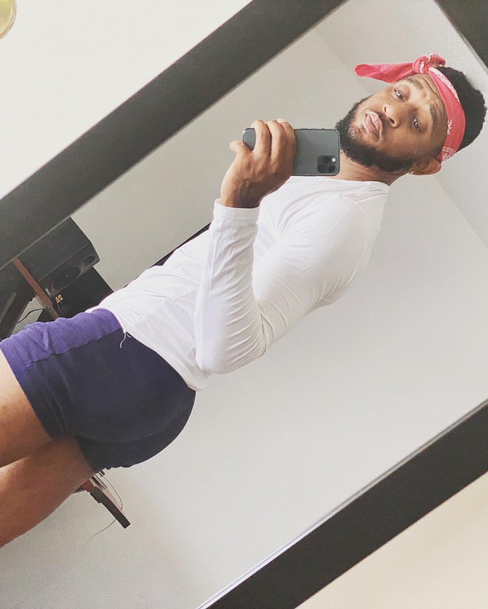 PoetPushDatPen's tweet image. #slimThick #MCM #calibred 👅👄 🍑