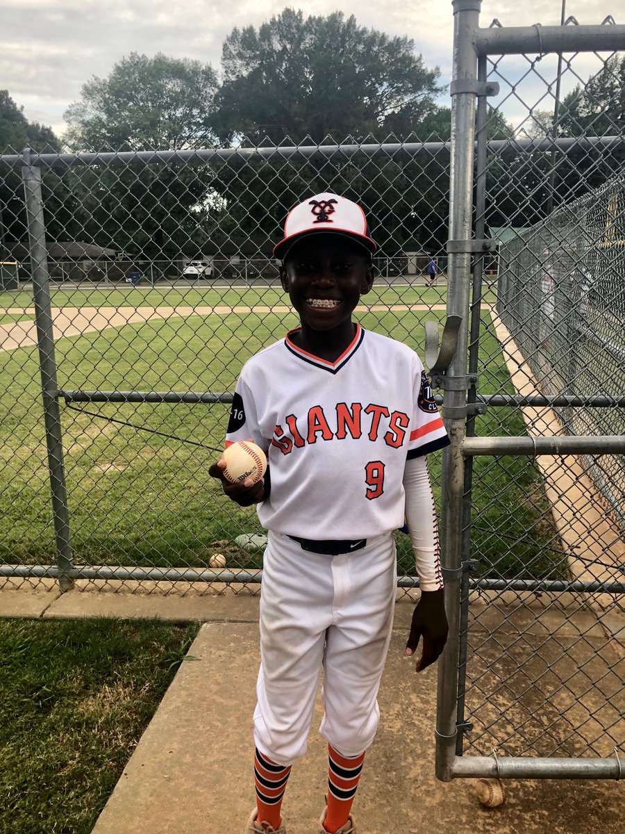 CoachJ1906's tweet photo. Been a long week but so worth it. 2 World Series from the beach to Conway, AR. Baby girl came up short but big bro was able to bring home the gold. Hit a HR along the way as well as being able to meet @PatrickMahomes dad! Well over 1k miles traveled! #Blessed #NineLife #ProudDad https://t.co/Pp76S1lmGs
