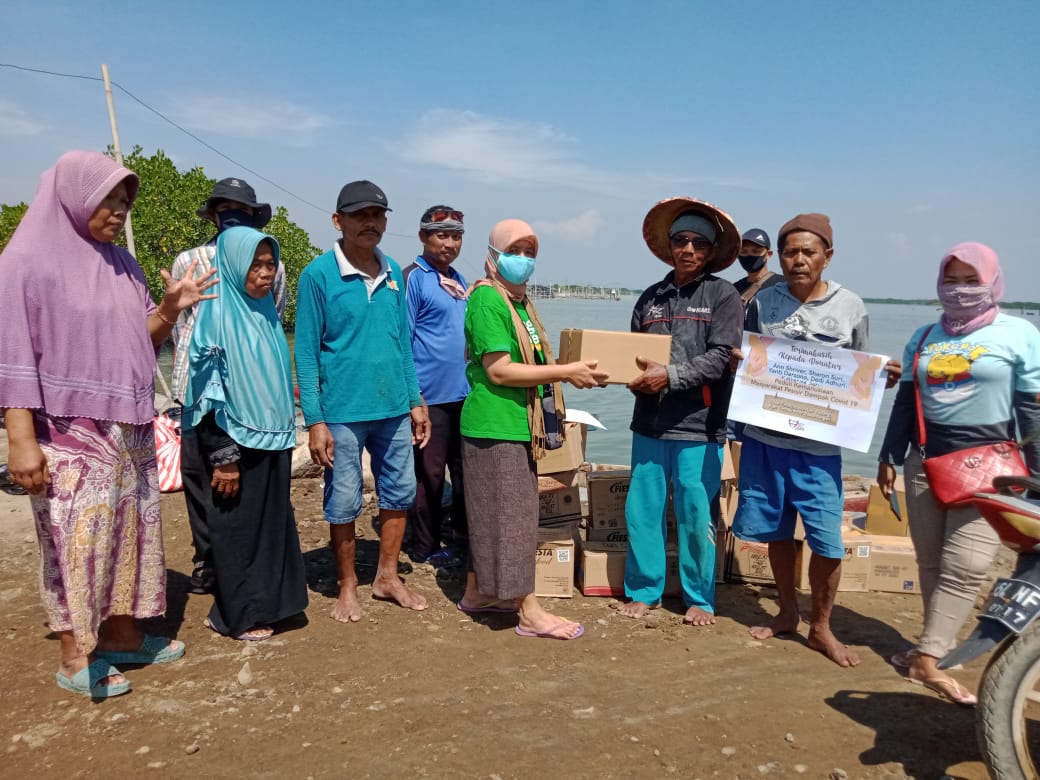 Halo, aku mau melaporkan penyaluran donasi Wartawan Lintas Media untuk masyarakat pesisir yg terdampak Covid-19 di Kec. Sayung, Demak, Jawa Tengah pada 12 Juli lalu.

Cc: <a href="/ghinaghaliya/">Ghina Ghaliya</a> <a href="/kundlea/">Margareth Aritonang</a> @tsarina_m <a href="/anesnyes/">Agnes</a> <a href="/egiadyatama/">Egi Adyatama</a> @rivanapratiwi88