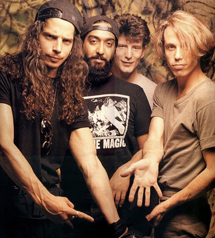 tmorello's tweet photo. This week on my #OneManRevolution @SIRIUSXM Lithium show a kickass grab bag featuring @soundgarden @SnoopDogg @cypresshill @beastieboys @anti_flag #Helmet #RATM @Portisheadinfo @verucasalt   @GaryClarkJr @riseagainst @aperfectcircle Crosby/Stills/Nash&amp;Young &amp; Helmet https://t.co/3gf9MKgIQd