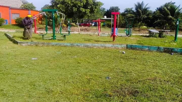 Moloacan_Ver_'s tweet photo. El Área municipal de Ornatos continúa con la limpieza de los Centros de Salud, parques, domos, avenidas principales y zonas comerciales que mejoran la imagen del municipio y motivan a la sociedad al cuidado del #MedioAmbiente.

#Moloacán #SíEstamosCambiando (3) https://t.co/brtYmuQCAt