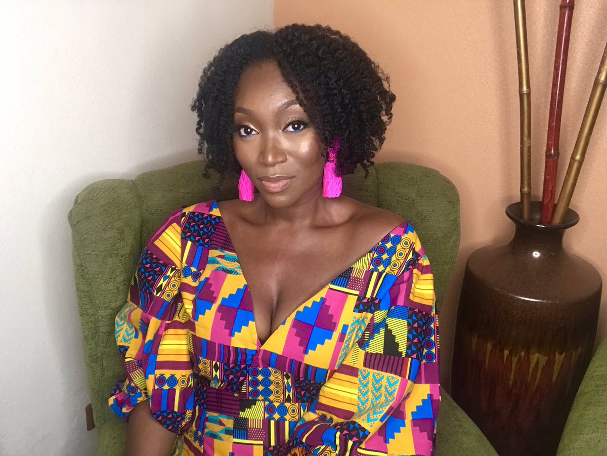 sytiayvonne's tweet photo. To 25 more years of queen behavior ๐ธ๐พ๐ฅ
#twentyfine #birthdaygirl #birthdaybehavior #queenbehavior #birthdayballoons #birthdaybeat #afrochic #africanprint #africanfashion #africanstyle #africanbeauty https://t.co/dMeQeKXrj8