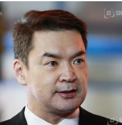 Энэ одоо РиоТинто-гийнхонтой нийлчихсэн монголын төрийн эсрэг зарга үүсгээд тэднийгээ олон улсын гм нэрлээд сэрүүн зүүдлэж яваа юм бхдаа. Ер.сайд бсан хүн өөрийнхээ нэрийг улсынхаа нэр хүндээс дээгүүр тавьж улсынхаа эсрэг олон улсын шүүхэд хандаж бгаа нь Гутамшиг