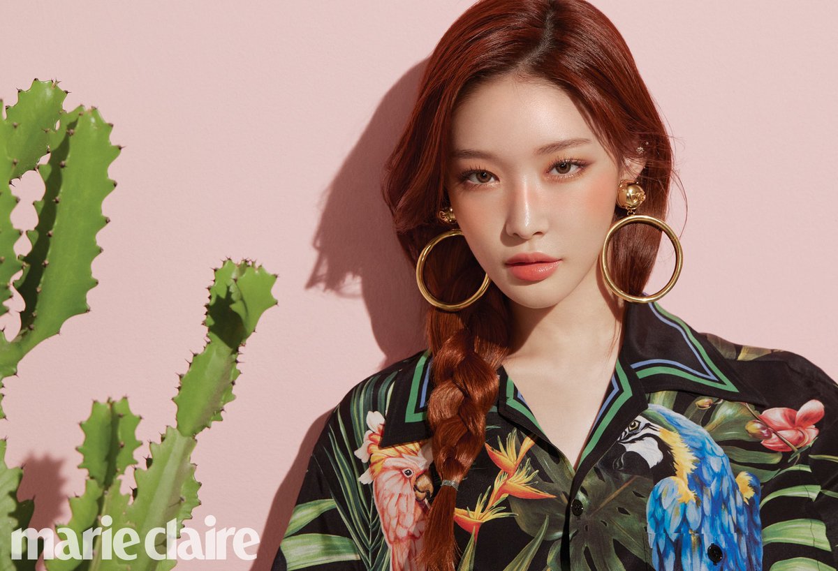 marieclairekr's tweet photo. #돌체앤가바나 뷰티 뮤즈, #청하 (@CHUNGHA_MNHent)와 함께한 화보.☀ 화보 전체 그리고 그의 바캉스 메이크업이 궁금하다면 마리끌레르 8월호 및 웹사이트를 확인하세요!
-
Chung Ha's editorial with Dolce &amp; Gabbana Beauty. More on Marie Claire Korea August issue and https://t.co/7Rvhcw8gSJ. https://t.co/foonksS317