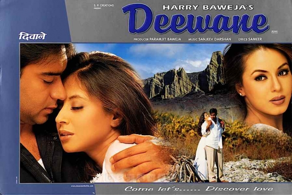 FilmySasi's tweet photo. After preaching in #DaagTheFire that it's perfectly okay to marry your lover's lookalike, Mahima Chaudhry does the exact opposite in #Deewane. If Ajay Devgn manages to look 2x times bored in a double role, Urmila Matondkar just GLOWS.😍Anything good? Well, the song 'Qayamat'. https://t.co/eKsttekAre