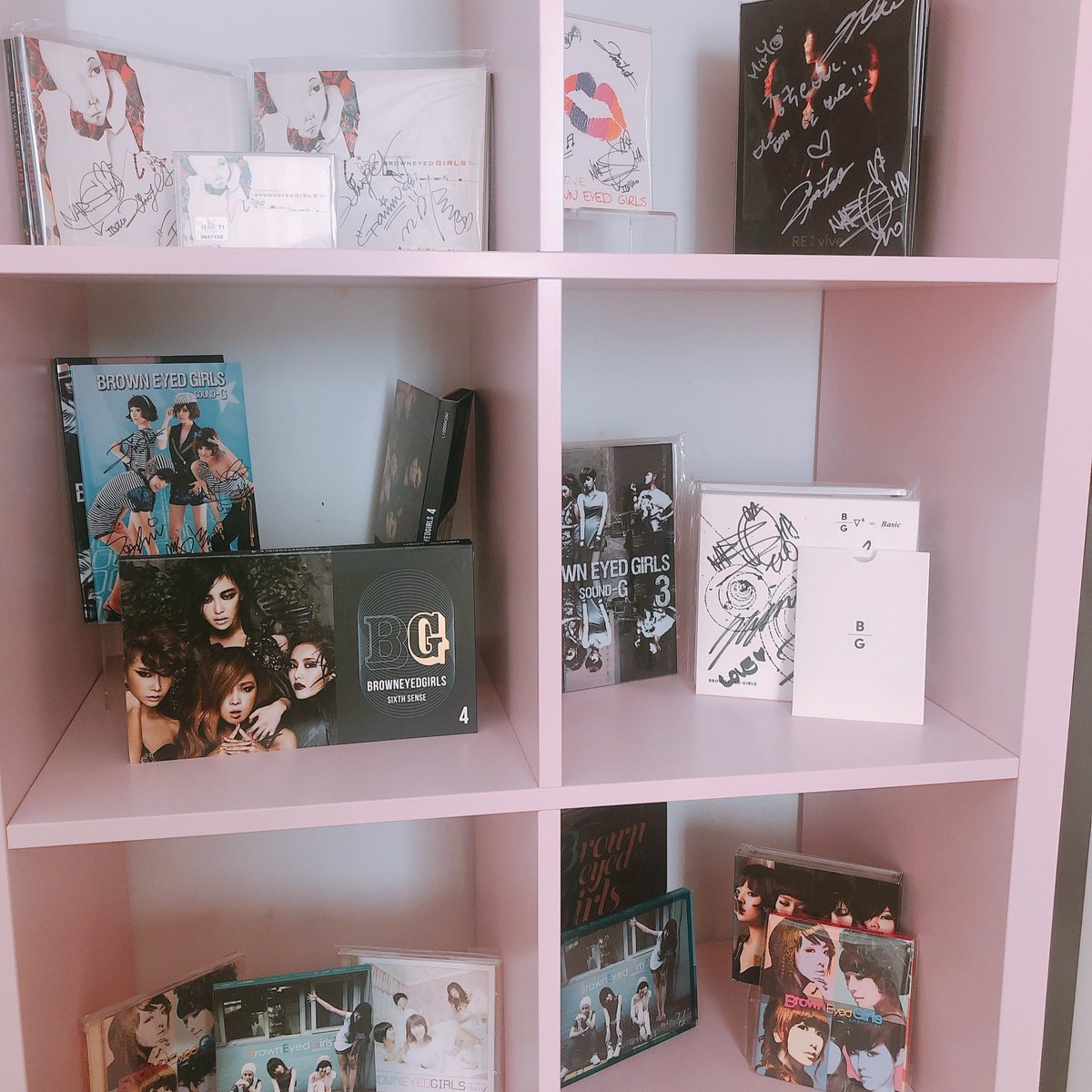 miryo's tweet photo. GIRL GROUP KPOP ALBUM GIVEAWAY

- worldwide
- follow @miryo
- like and rt
- comment album
- there will be ONE winner

ends august 31st — good luck! https://t.co/xQ95ycc41S
