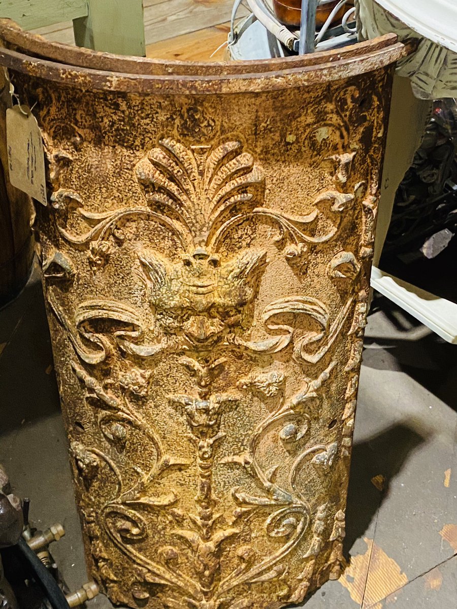 NesterSerial's tweet image. Fabulous heat Sheilds that once graced a stove in France. Imagine the possibilities. #frenchantiques #antiquecompanymall #popispicks