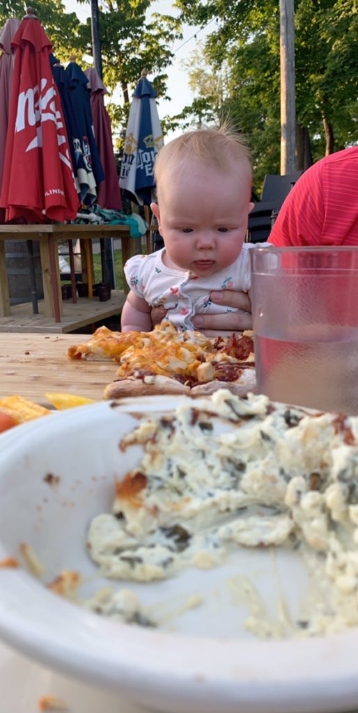 VenhausPHS's tweet photo. Definitely my kid. 😋🍕#Hungry https://t.co/s0pNaD5aAi