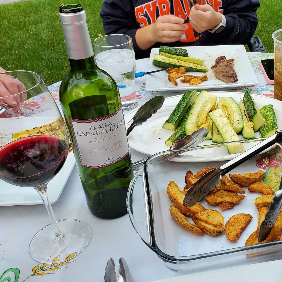 TheWineCellarAB's tweet photo. Great addition to Monday's dinner 🍷
#Bordeaux #cellarbuilder #mostlymerlot #yegwine #outsidesuppers #summer #importer #1985 #highstreet #124street https://t.co/uIt5TSRKlS