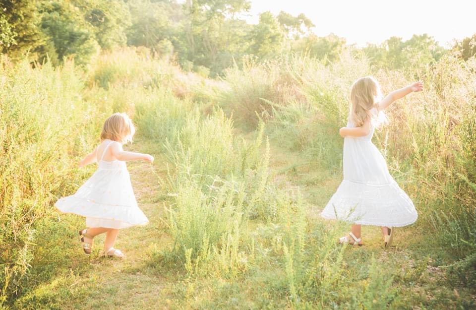 ZacBottoms's tweet photo. While I was at the ball park they got big lol; just a few of the photos my wife had taken of the girls; too proud not to share #girldad #CaydenAnn #ZoeRyan https://t.co/9O3Svy1pNj