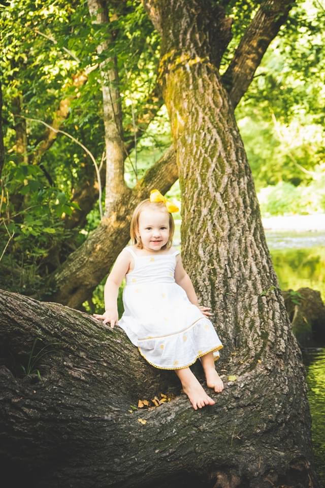 ZacBottoms's tweet photo. While I was at the ball park they got big lol; just a few of the photos my wife had taken of the girls; too proud not to share #girldad #CaydenAnn #ZoeRyan https://t.co/9O3Svy1pNj