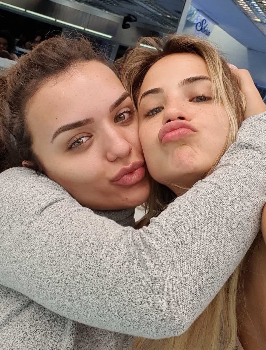 RafaMundinho's tweet photo. Aí gente 😩❤️
@GabiMartinsOF @rafakalimann_ https://t.co/mJAfNpiiX3